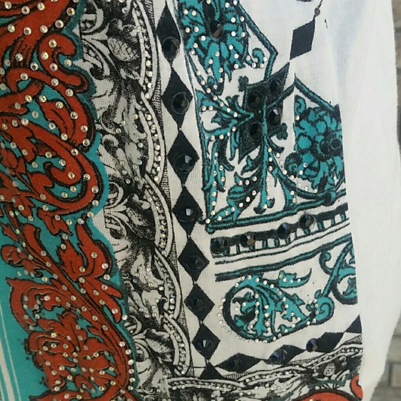 Vocal oversize v neck Aztec design women's shirt - Picture 7 of 8